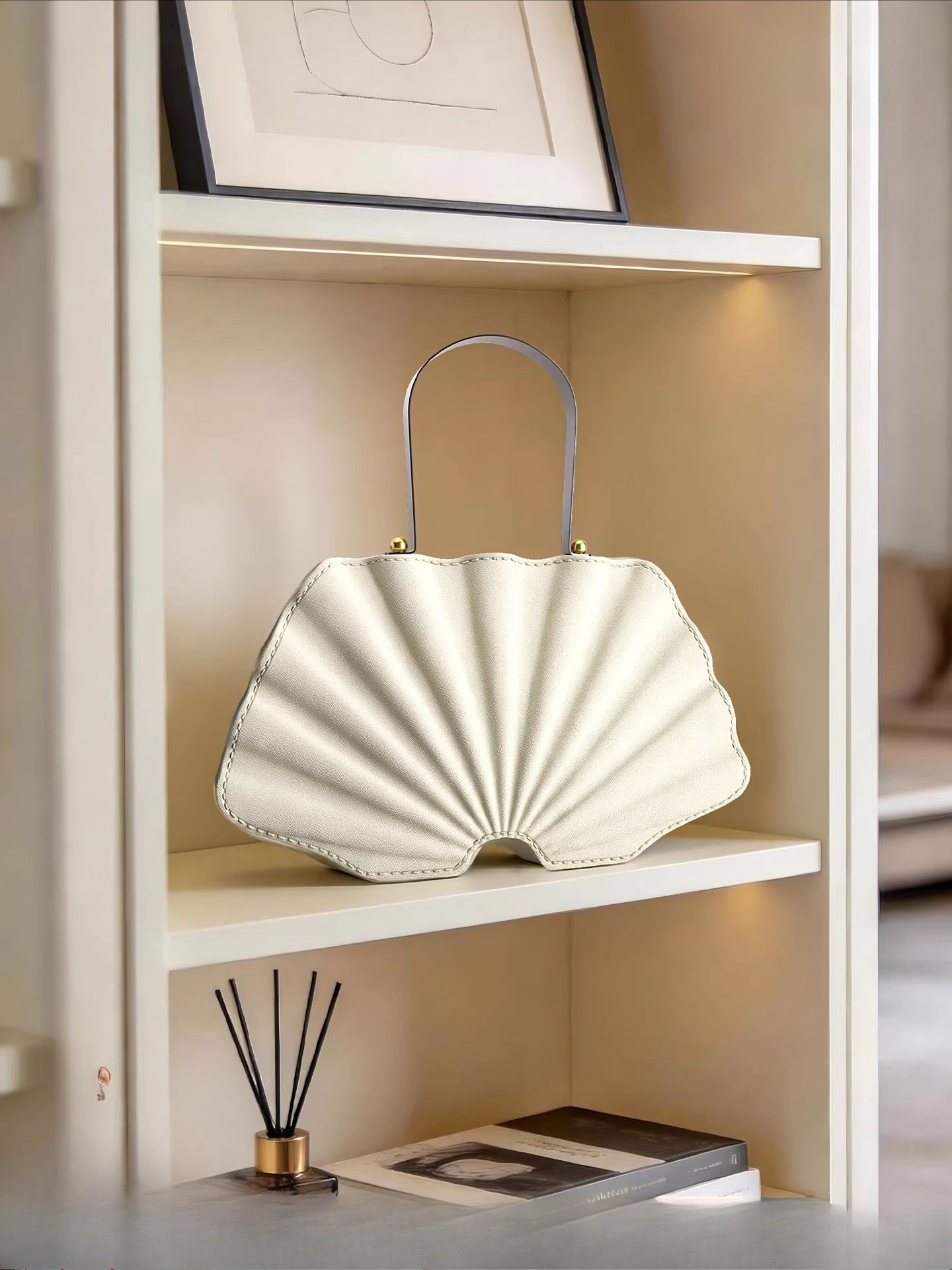 Resin Art For Anniversary Gift - Creative Shell Bag Statue Art Ornament