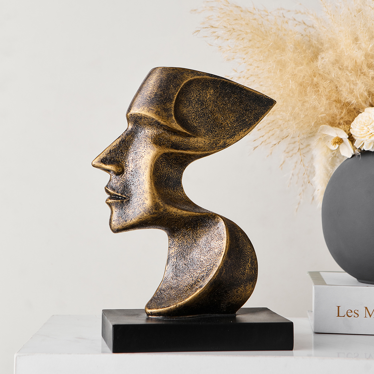 Resin Art For Anniversary Gift - Creative Human Figurine Sculpture, Abstract Minimalist