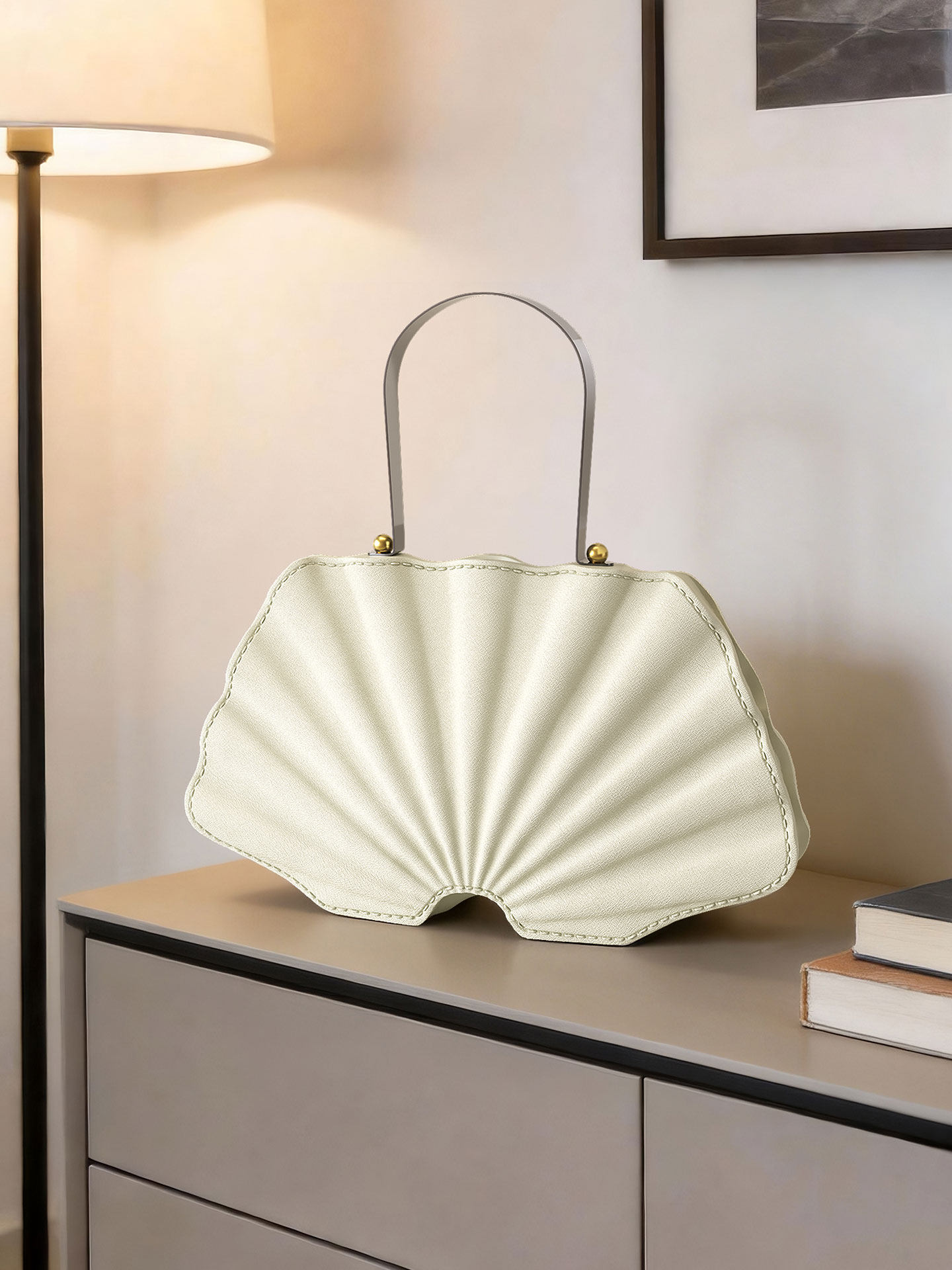 Creative Shell Bag Statue Art  - Resin Art For Anniversary Gift 리뷰 및 가격
