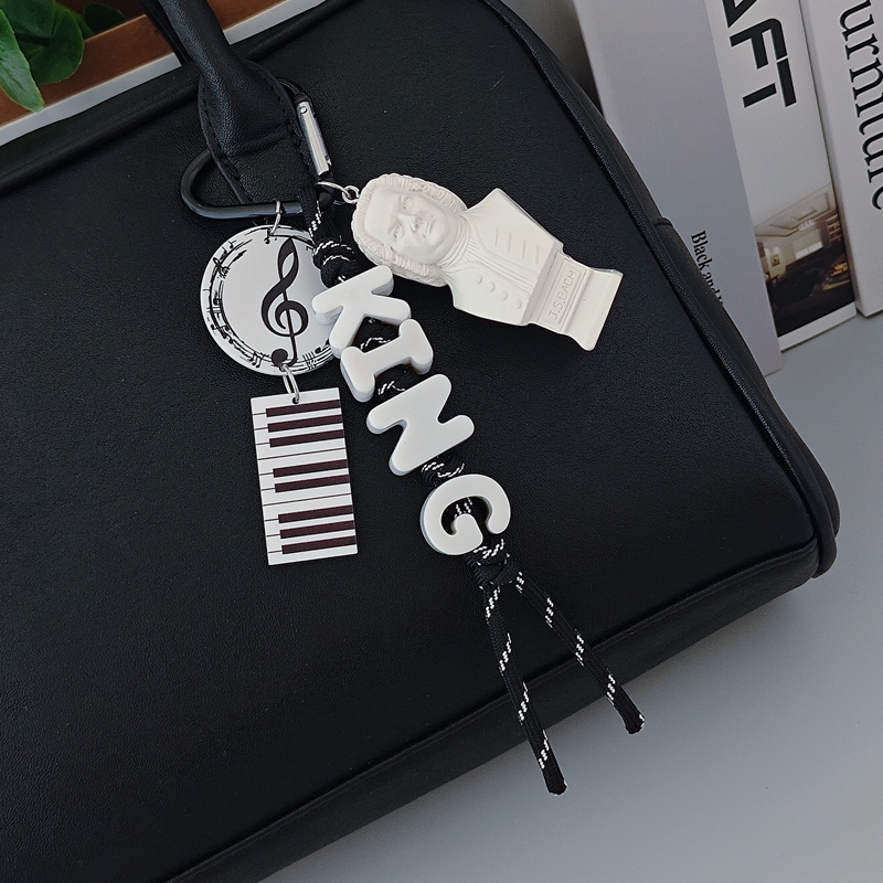 Art Student Music Lover Chopin - Resin Art Letter Keychain 리뷰 및 가격